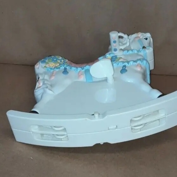MGA Lullaby Baby Musical Rocking Horse - Picture 3 of 9